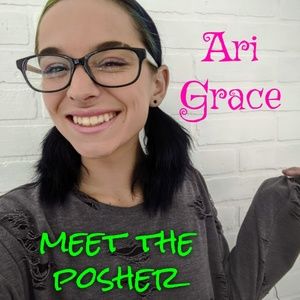 I'm Ari Grace :D